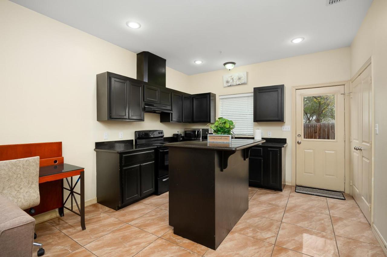 Hummingbird Haven 3 With Patio Apartment Pharr Bagian luar foto